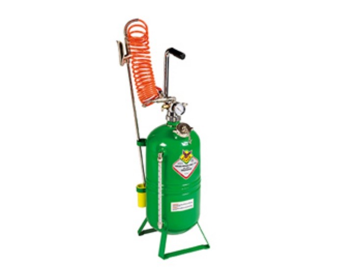 Portable painted steel pressure sprayer with 16 litres tank and level gauge